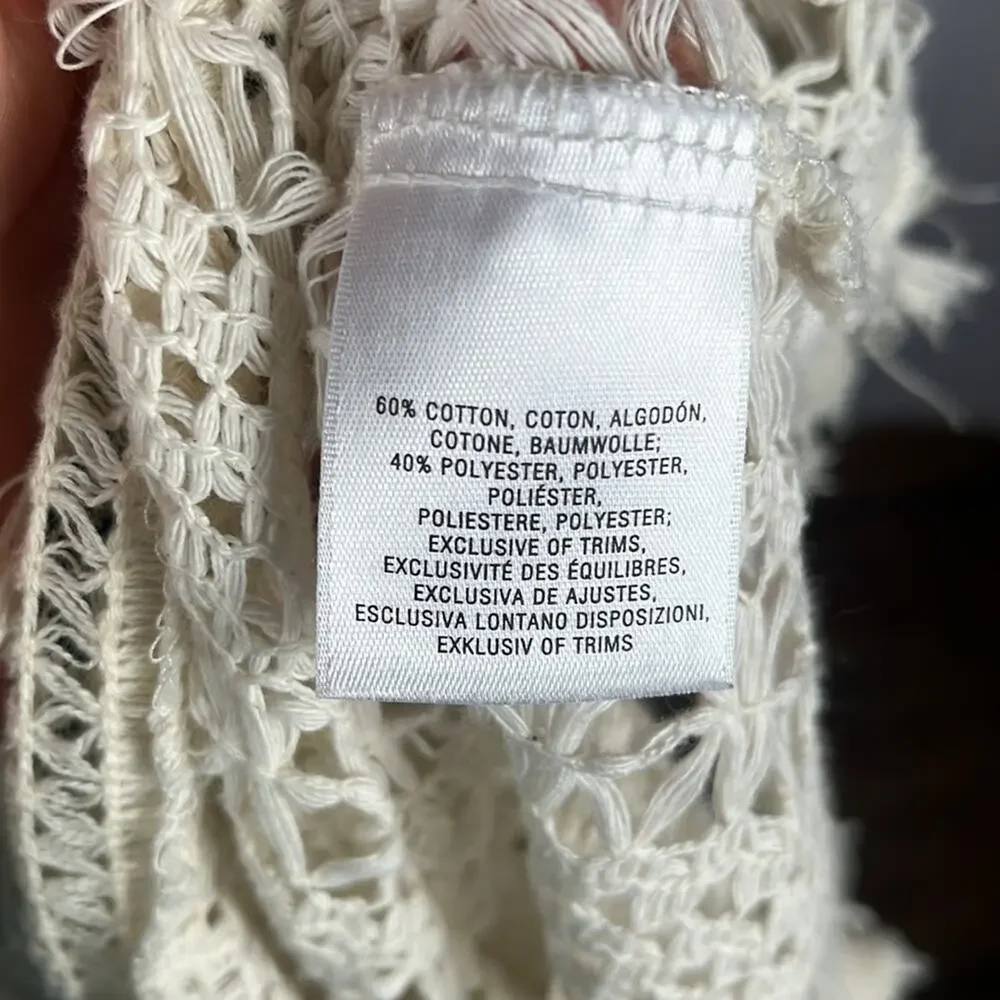 Anthropologie Akemi + Kin Franja Crochet‎ Fringed Top in Ivory.